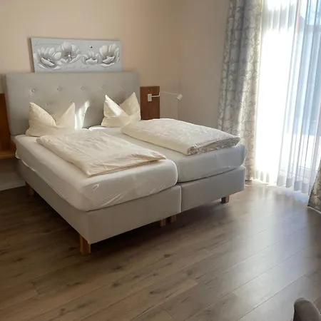 Markgraefler Hof 3* באדנוויילר